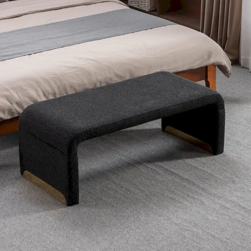 Moderner neuer Loveseat, Ottoman-Fußhocker und Schlafzimmerbank aus Bouclé-Stoff, Schuhbank mit goldfarbenen Metallbeinen